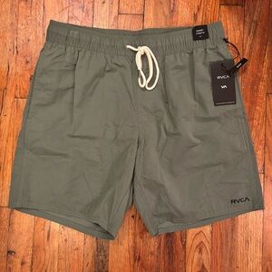 RVCA 17” Shorts, NWT